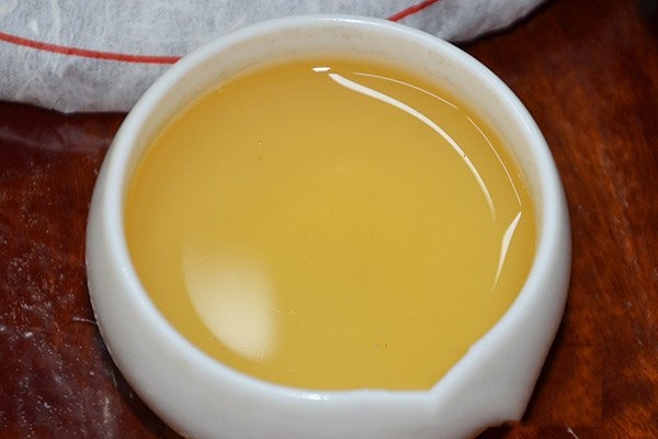 普洱茶的回甘与生津是同时出现的吗？如何品鉴普洱茶？